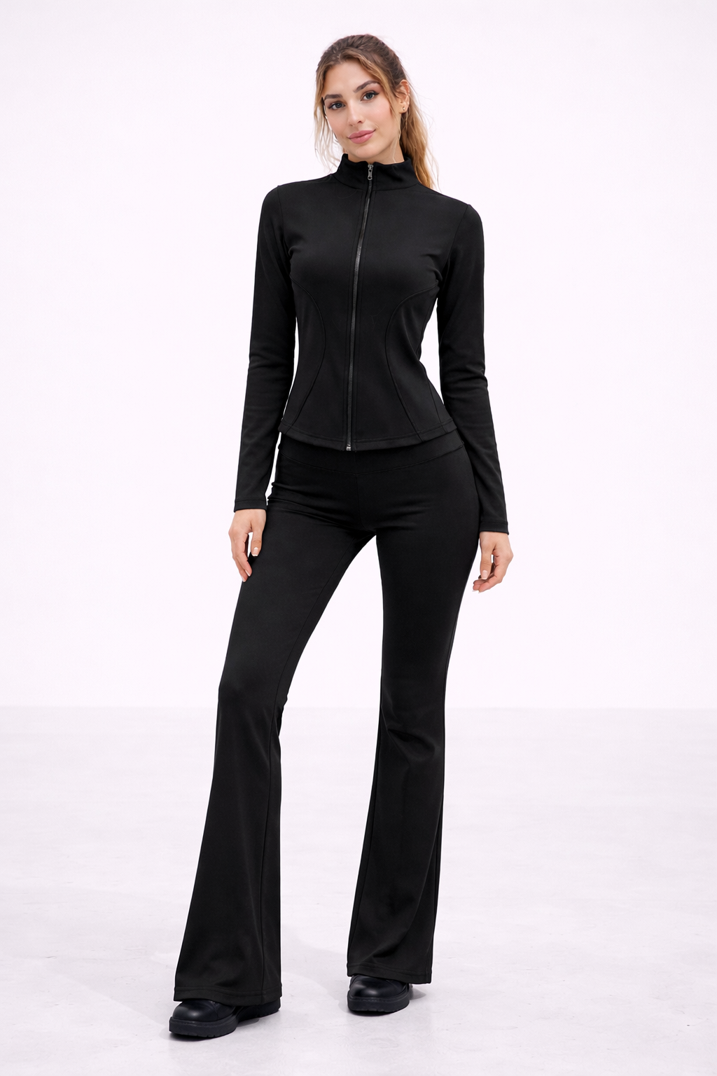 Zweiteiler mit Zip-Jacke