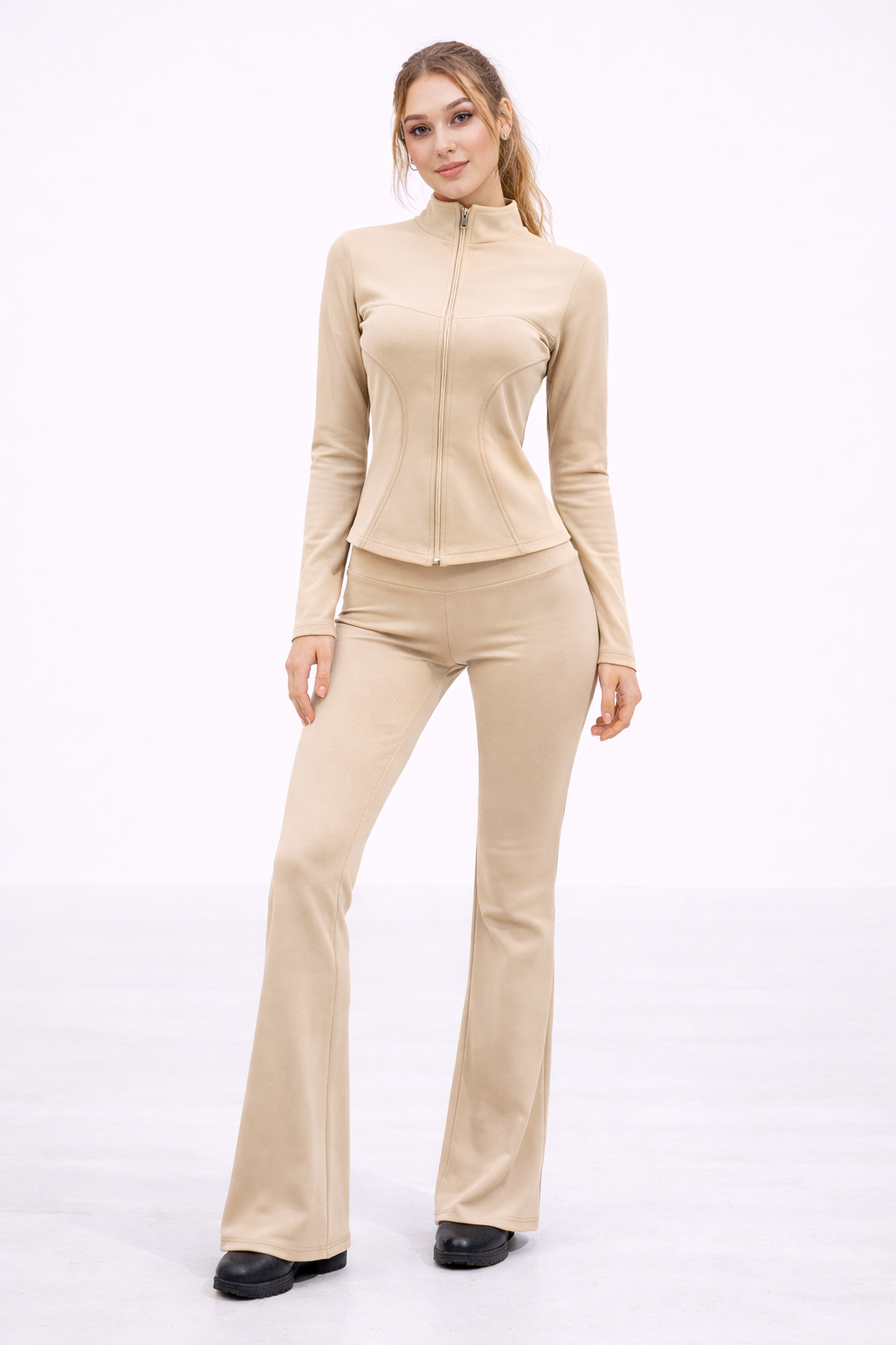 Zweiteiler mit Zip-Jacke